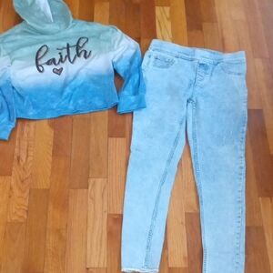 Blue Ombre Hoodie and Light Wash skinny jeans Justice, girl 16